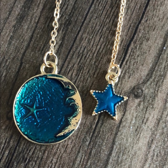 Moon & star statement earrings - Picture 3 of 3